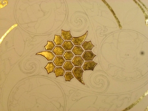 Here's the honeycomb in the center of the spiral. I'm using Calli brown to ink in the lines. It's careful going working on the edge of the gold.